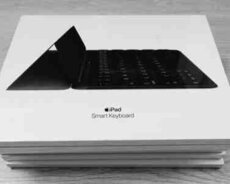 Apple iPad 9 smart keyboard